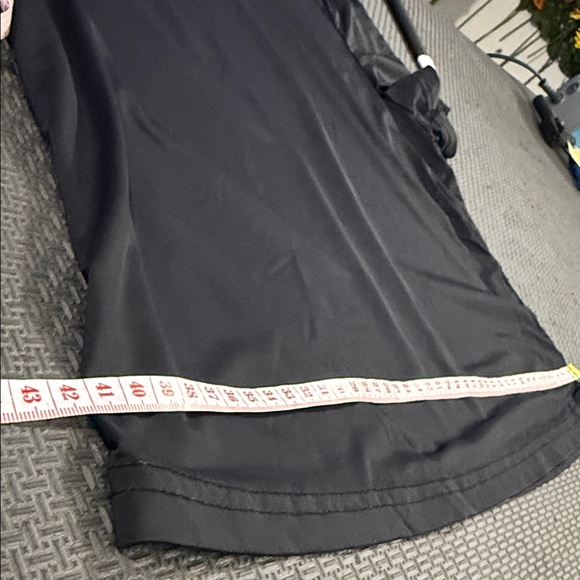 Women’s crop topClassic Black Short Sleeve - Picture 5 of 5